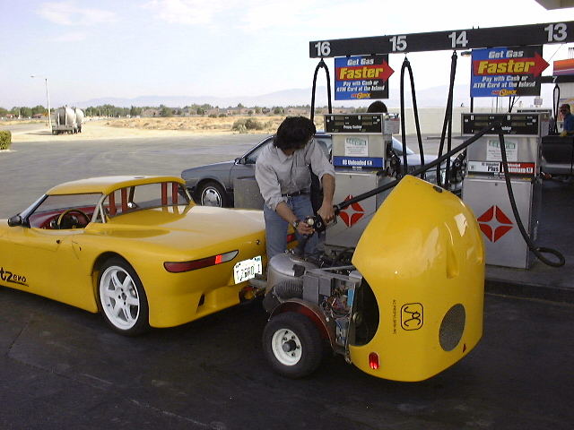 AC Propulsion tZero พร้อมรถพ่วง range extender