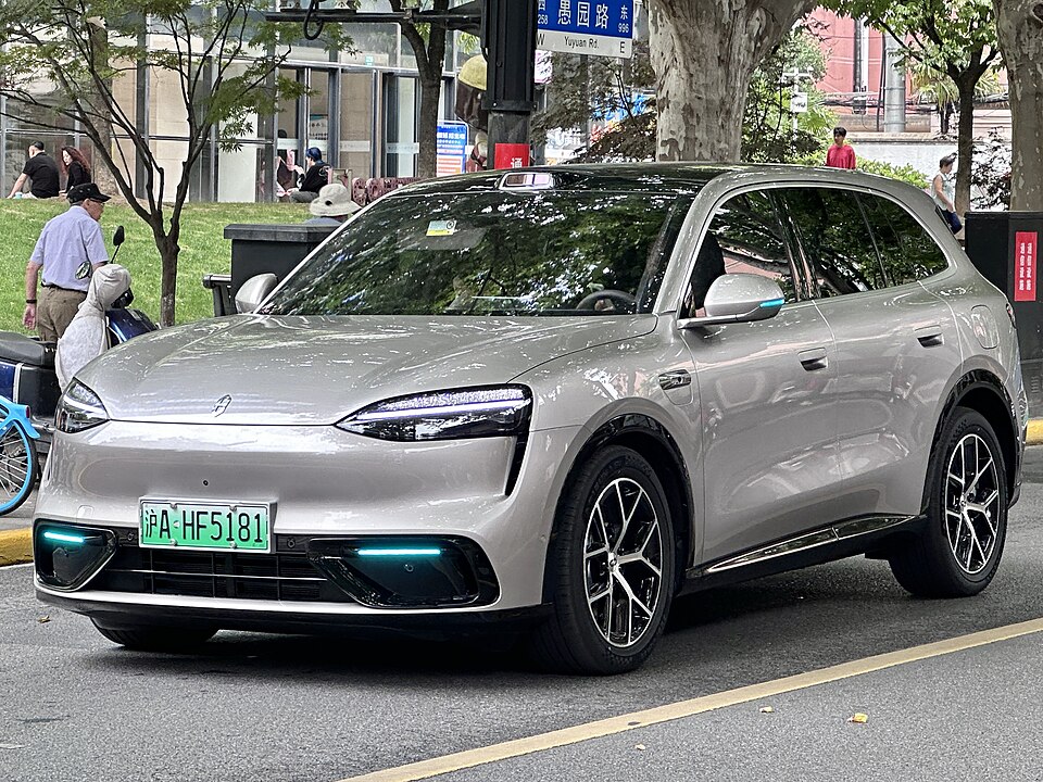 AITO M6