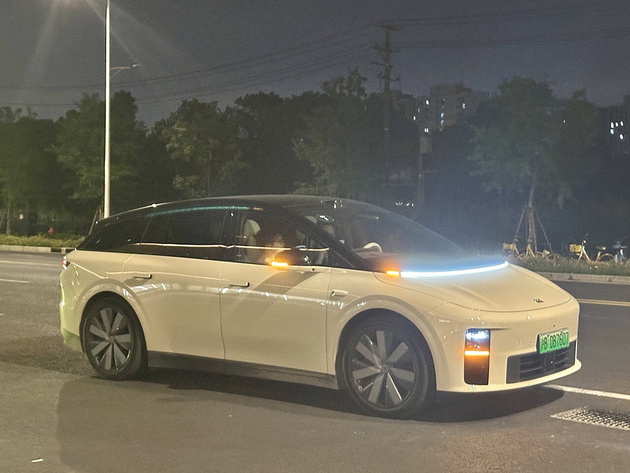 Li Auto i6 on display