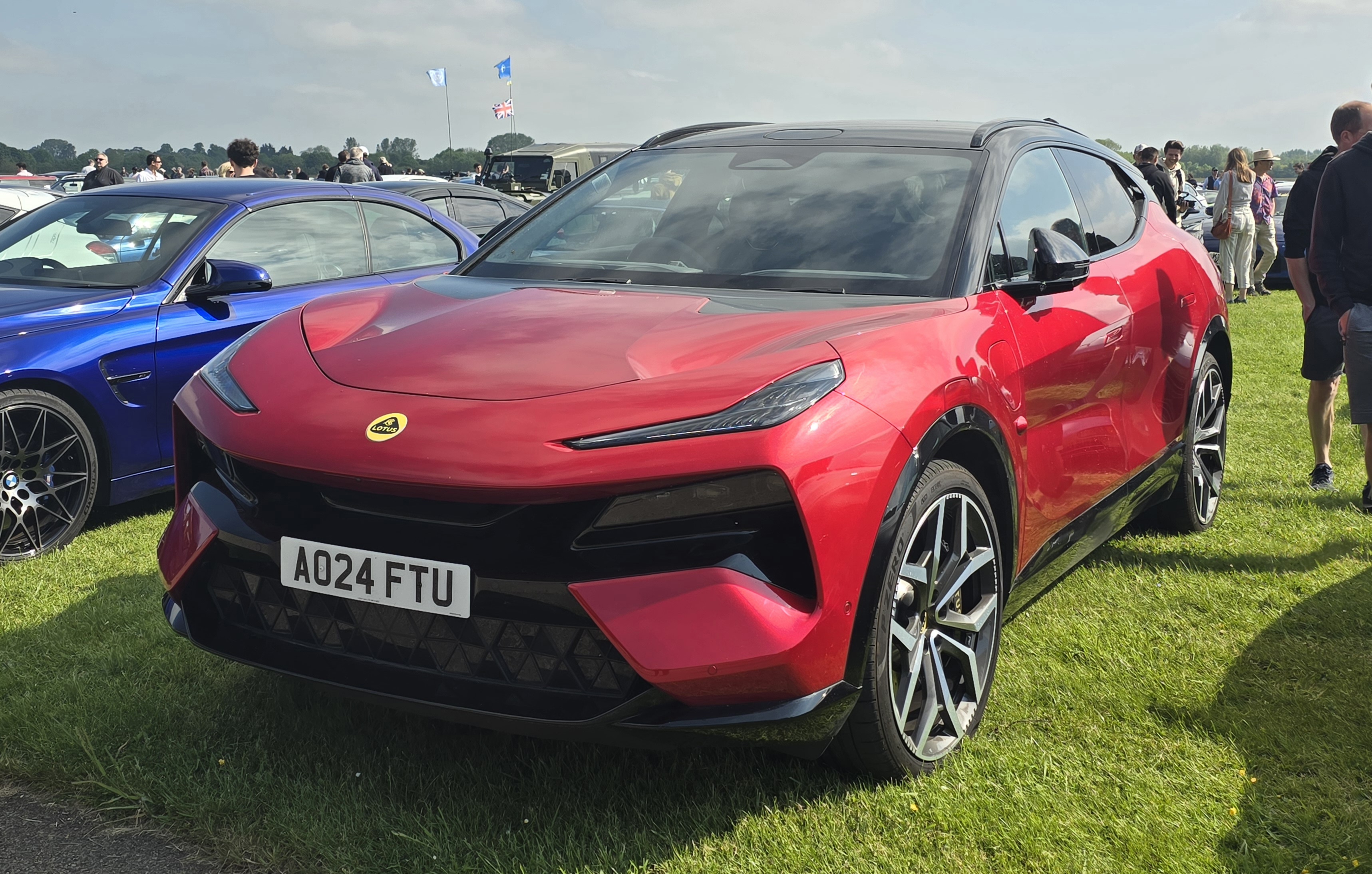 Lotus ELETRE 900 GOLD — rein elektrisches Performance-SUV