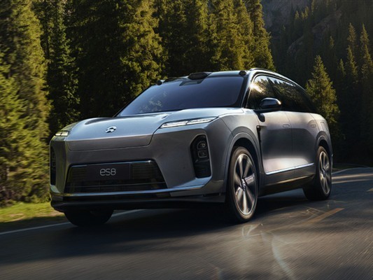 NIO ES8
